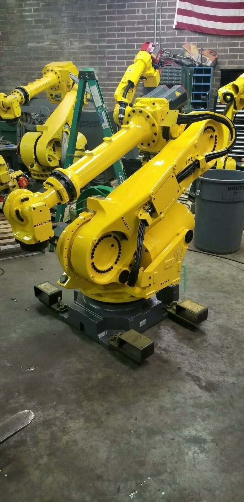 FANUC R-2000ib/165F